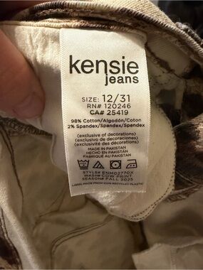 Kensie Jeans Ankle Crop in Beige and Brown Wash